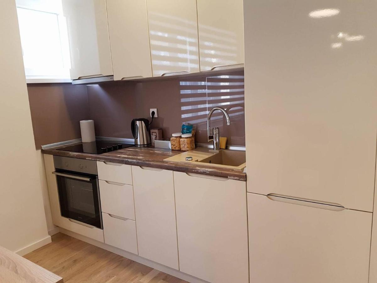 Modern Apartment In The City Center- Best Location ซาราเยโว ภายนอก รูปภาพ
