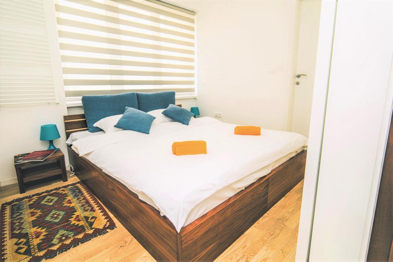 Modern Apartment In The City Center- Best Location ซาราเยโว ภายนอก รูปภาพ